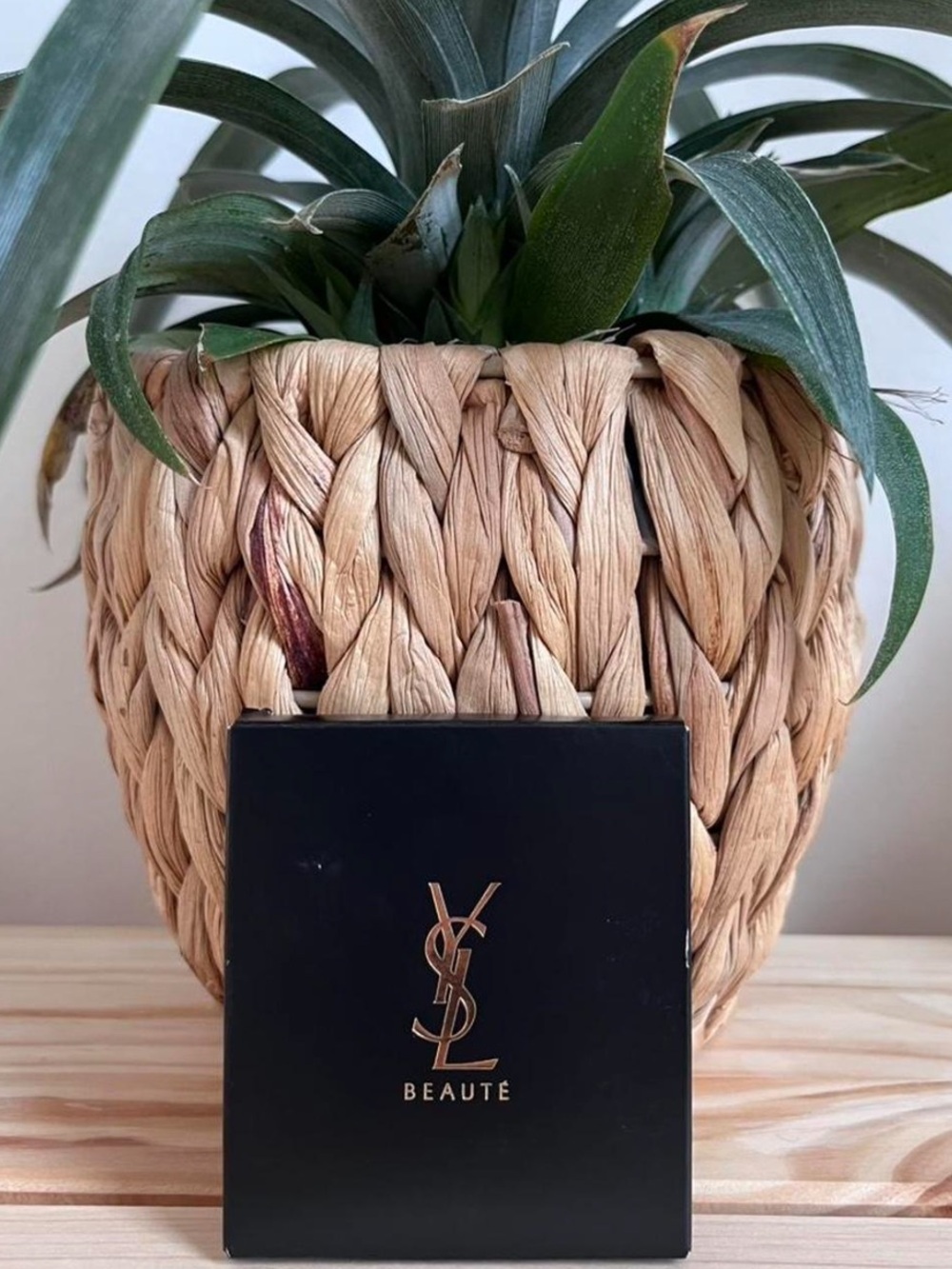Yves Saint Laurent Compact Mirror - Picture 2 of 5